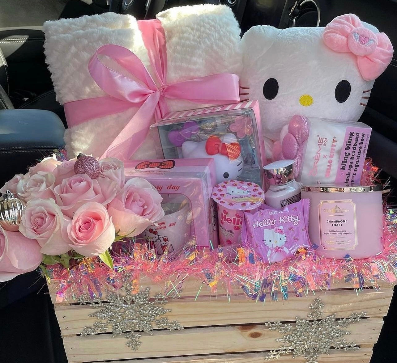 HelloKitty Gift Basket